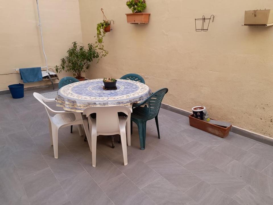 Dynesty B&B Birżebbuġa Kültér fotó
